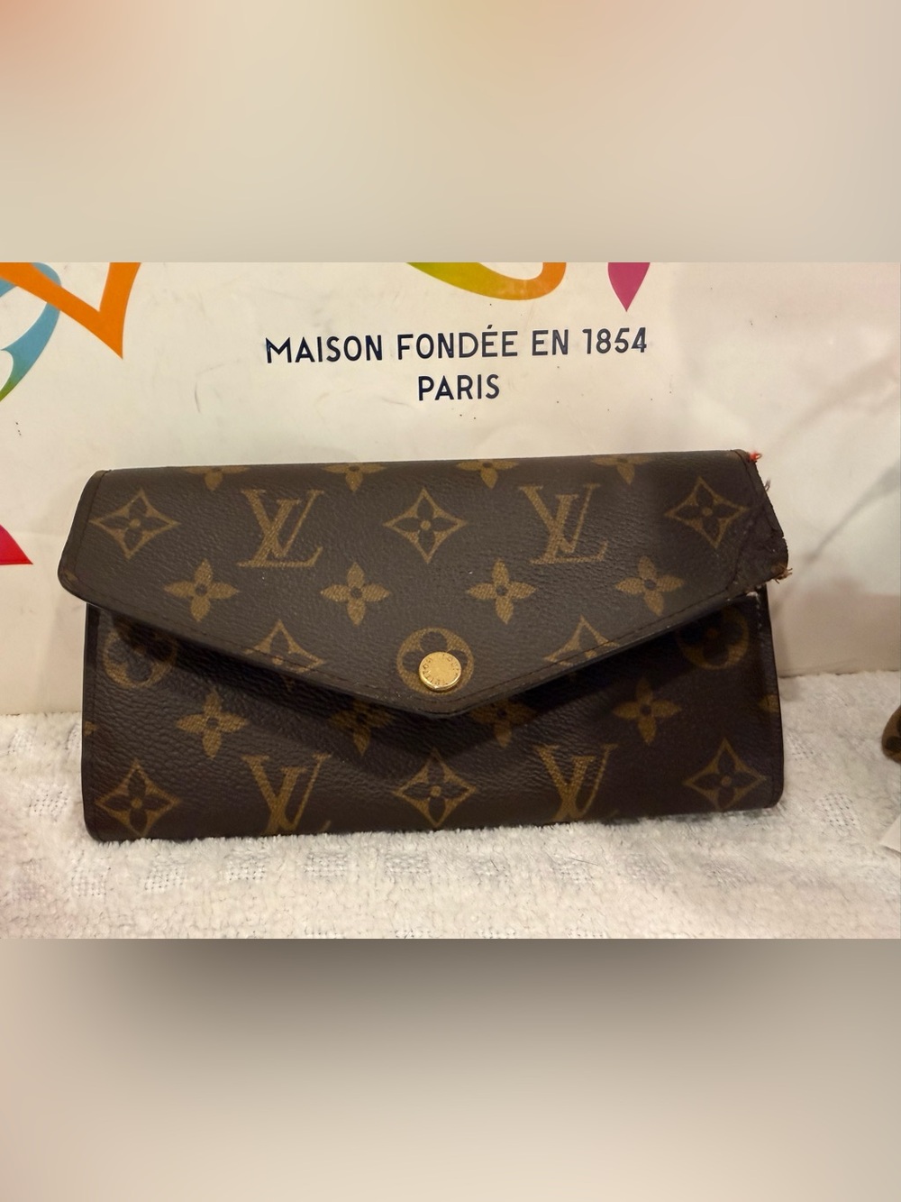 Louis Vuitton Sarah Monogram Wallet with Coquelicot Red interior - Picture 13 of 16